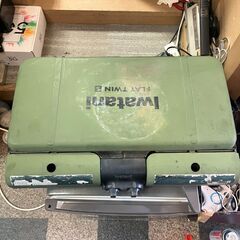 バーベQ IWATANI イワタニ フラットツイン（2口）ガスコンロ（家庭用　屋外用　キャンプ　災害時）動作確認済みの画像