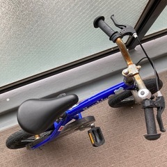 変身バイク　幼児・低学年用　自転車　ペダル付き　ブルー　へんしんバイクの画像