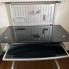 パソコンデスクの画像