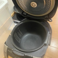 炊飯器の画像