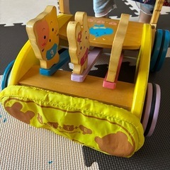 赤ちゃん用歩行器の画像