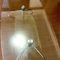 ガラステーブルの画像
