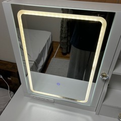 ドレッサー(使用して1年程)(椅子付き)の画像