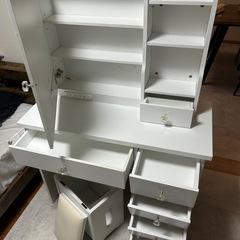 ドレッサー(使用して1年程)(椅子付き)の画像