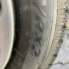 人気のVRX2 スタッドレス　155/65r14 4本セット　おまけ付きの画像