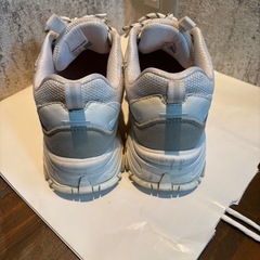 スニーカーの画像