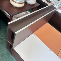 木製セミダブルベッドフレーム 引き出し×2・コンセント付き 札幌 東区 店頭引き取り歓迎の画像