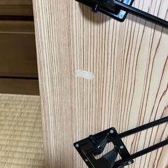 レトロな折りたたみテーブルの画像