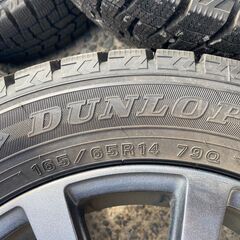 ③ 165/65R14 東北6県無料配送対応‼️爆安‼️最終値下げ‼️超超超バリ溝❗ 国産ダンロップ WM02❗ アルミ付き 国産 タイヤ !!　スタッドレスの画像