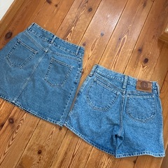 デニムのスカートとショートパンツの画像