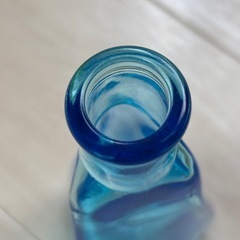 ヴィンテージガラス　 一輪挿し フラワーベース 花器 花瓶 青 ブルーの画像