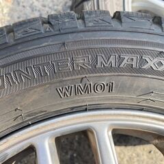 ② 155/65R13 東北6県無料配送対応‼️爆安‼️最終値下げ‼️超超超バリ溝❗ 国産ダンロップ　ウィンターマックス❗ アルミ付き 国産 タイヤ !!　スタッドレス　軽自動　軽トラの画像