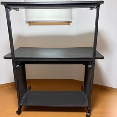 パソコンデスクの画像