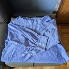 ブルーノーのブラウスの画像