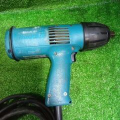 マキタ 6905H コード式インパクトレンチ【市川行徳店】【店頭取引限定】【中古】管理番号：IT64233FFVYWの画像
