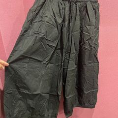 レディース 8分丈パンツ ブラック ベージュ　まとめ買い歓迎　卸ます　アマゾン引き上げ商品　倒産品　ネット商材　卸ます　転売　アマゾン引き上げ商品　卸し　問屋　倒産品　転売OK　ネット商材　アマゾン　商品　景品　コンペの画像