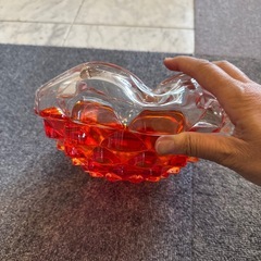 大きなガラス置物の画像