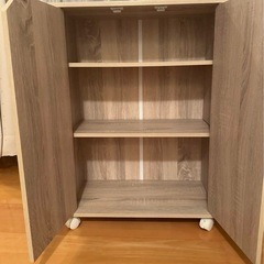 本棚 ローラー付き キャビネット　の画像