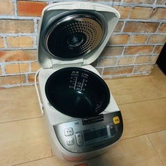 🎀パナソニック🎀✨IHジャー炊飯器✨🔥SR-HS104🔥❄️5.5号炊き❄️❤️美品❤️の画像