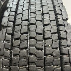 札幌発 引取OK BS W900 225/80R17.5 123/122L 17.5インチ トラックタイヤ スタッドレス 2本 23年製 バリ溝 4t レンジャー等 (KTT651)クレジットカード QRコード決済可能の画像