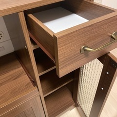 食器棚の画像