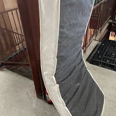 【無料】セミシングル マットレス 片面式 白系 省スペース 0円 早い者勝ち 引取歓迎 配送OKの画像