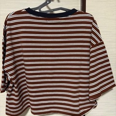 HOLIDAY ブラウン・ホワイトストライプ 半袖Tシャツの画像