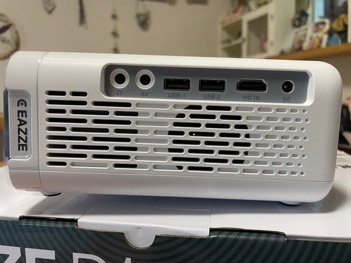 aurzenプロジェクター　スマートTV OS搭載
