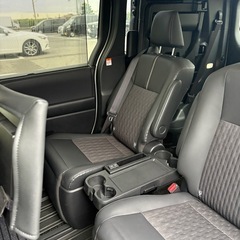 TOYOTAノアSZハイブリッド4600キロの画像