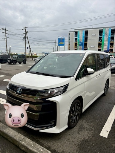 TOYOTAノアSZハイブリッド4600キロ