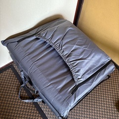 車中泊用マットの画像