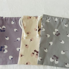 ハンドメイド　いちご柄　給食袋　コップ袋　3枚セットの画像
