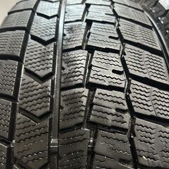 DUNLOP WINTER MAXX WM02 205/60R16 16インチ スタッドレス 4本 23年製 プリウスα ノア ジューク SAI レガシィB4 ヴォクシー等　(KTI488)クレジットカード QRコード決済可能の画像