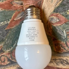 パナソニックLED電球4本の画像