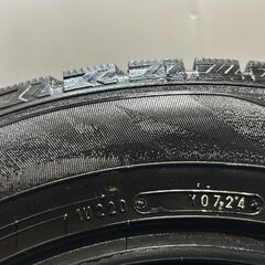 DUNLOP WINTER MAXX WM02 205/60R16 16インチ スタッドレス 4本 23～24年製 バリ溝 ヴォクシー ステップワゴン ビアンテ等　(KTI479)クレジットカード QRコード決済可能の画像
