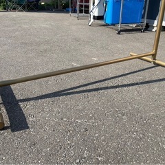 (B) パイプハンガー　ポールハンガー　ハンガーポール　什器　アンティーク　ゴールド　店舗　衣装掛け　3点あり　中古　③の画像