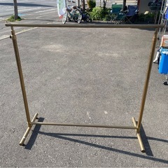 (B) パイプハンガー　ポールハンガー　ハンガーポール　什器　アンティーク　ゴールド　店舗　衣装掛け　3点あり　中古　③の画像