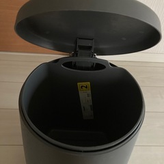 ゴミ箱の画像