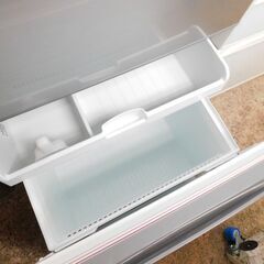 【JM814】TOSHIBA 東芝 GR-K33S-S 3ドア冷凍冷蔵庫 VEGETA（ベジータ）自動製氷機能付き シルバー 330L /3ドア /右開きタイプの画像