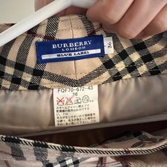 BURBERRY ズボンの画像