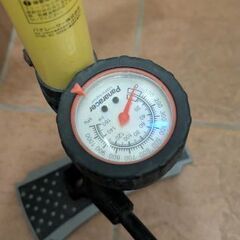 自転車 空気入れ Panaracer  米仏式 メーターは壊れてますの画像