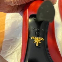PRADA ヒールの画像