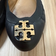 美品  トリーバーチのクレア キャップトゥ バレエシューズの画像