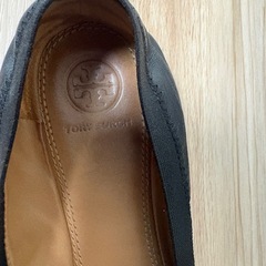 美品  トリーバーチのクレア キャップトゥ バレエシューズの画像