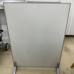 事務用パーテーションの画像