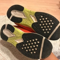 asics オレンジスニーカー24.0の画像