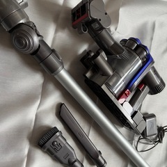dyson 掃除機　　ハンディクリーナーの画像