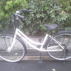 整備済み中古自転車　27インチ　税別￥12.800-　LEDオートライト　外装６段　ホワイト1004の画像