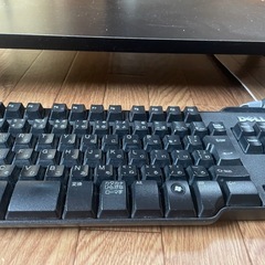 パソコンキーボード、台の画像