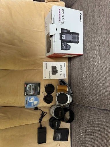 Canon EOS Kiss X9 バリアングルモニター　レンズセット、カード付き